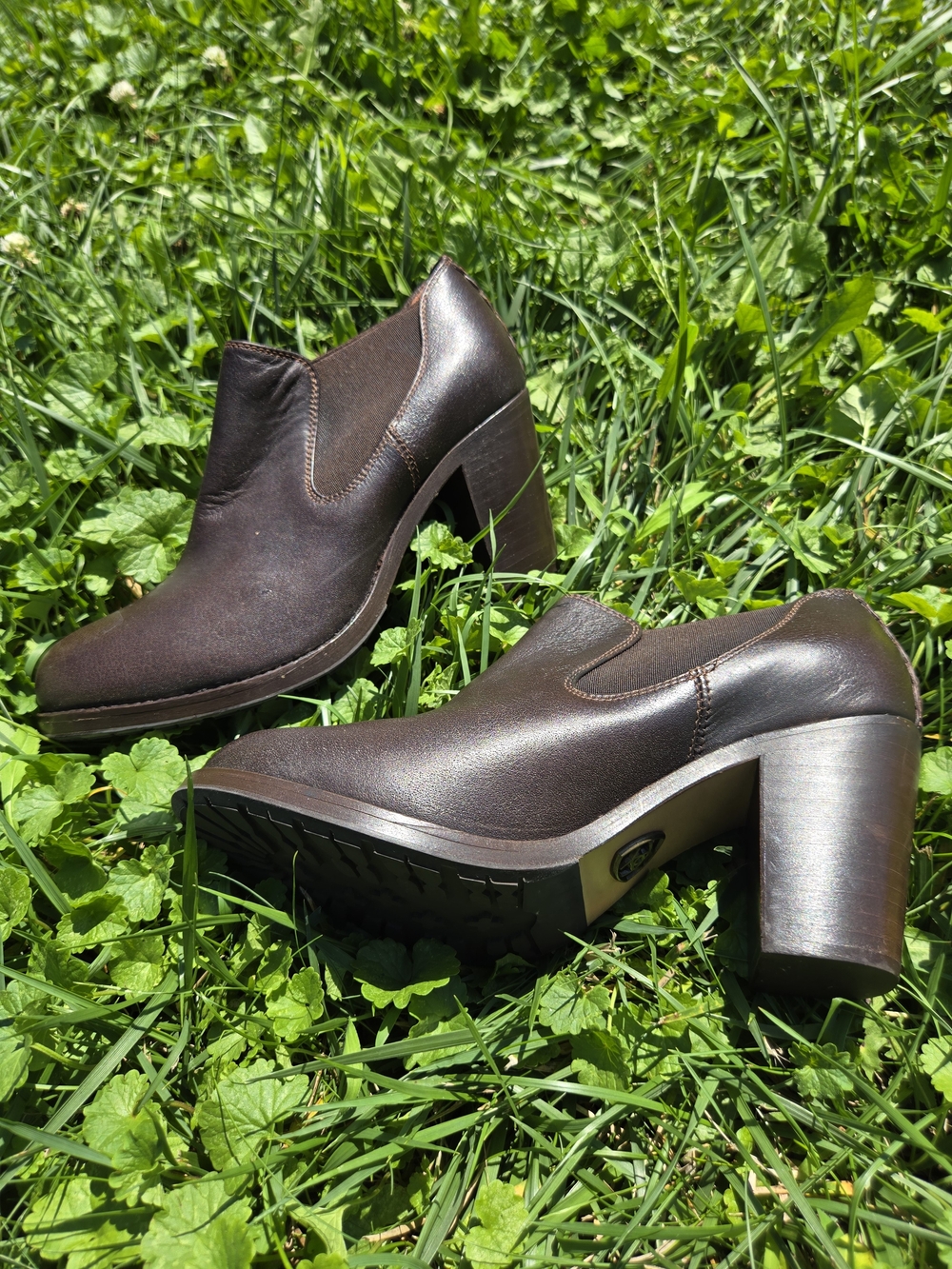 Ariat Womens Brown Leather Western Ankle Booties Heels Size 8B Chunky Heel